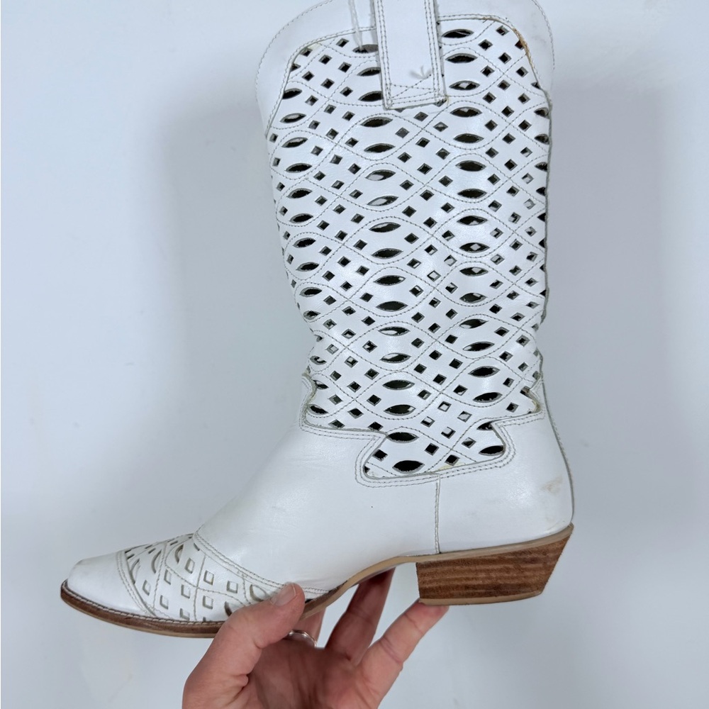 Nine West Vintage White Cutout Heeled Boots, Size 7.5 - Picture 2 of 6